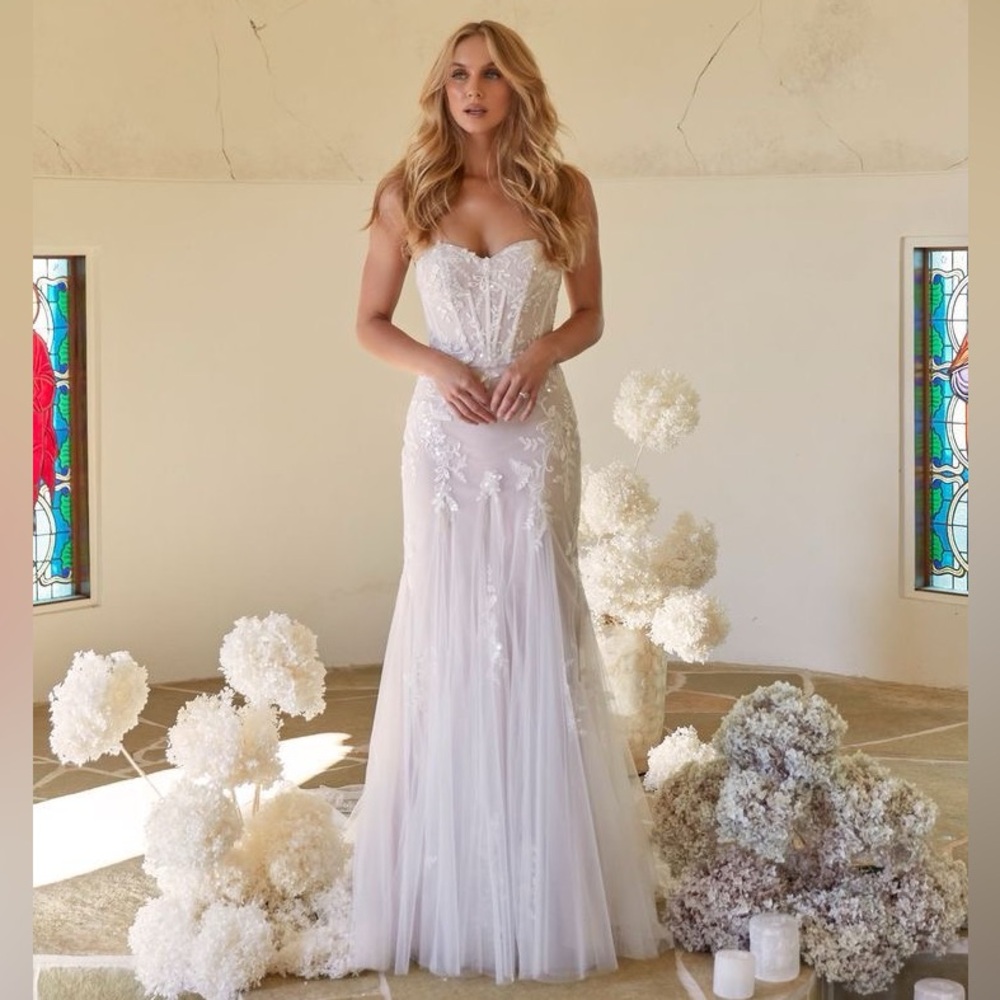 Size 8 Madi Lane -Darci Wedding Dress